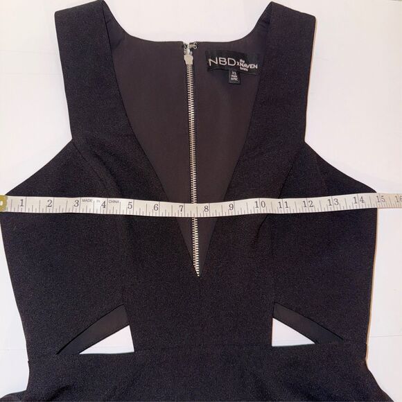 NBD x Naveen Twins REVOLVE Little Black Mini Dress Cutouts Zip Clubwear Party XS - Picture 4 of 10